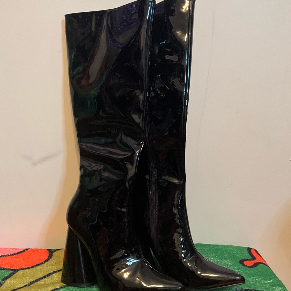 Elegant Black Patent Leather Heeled Boots